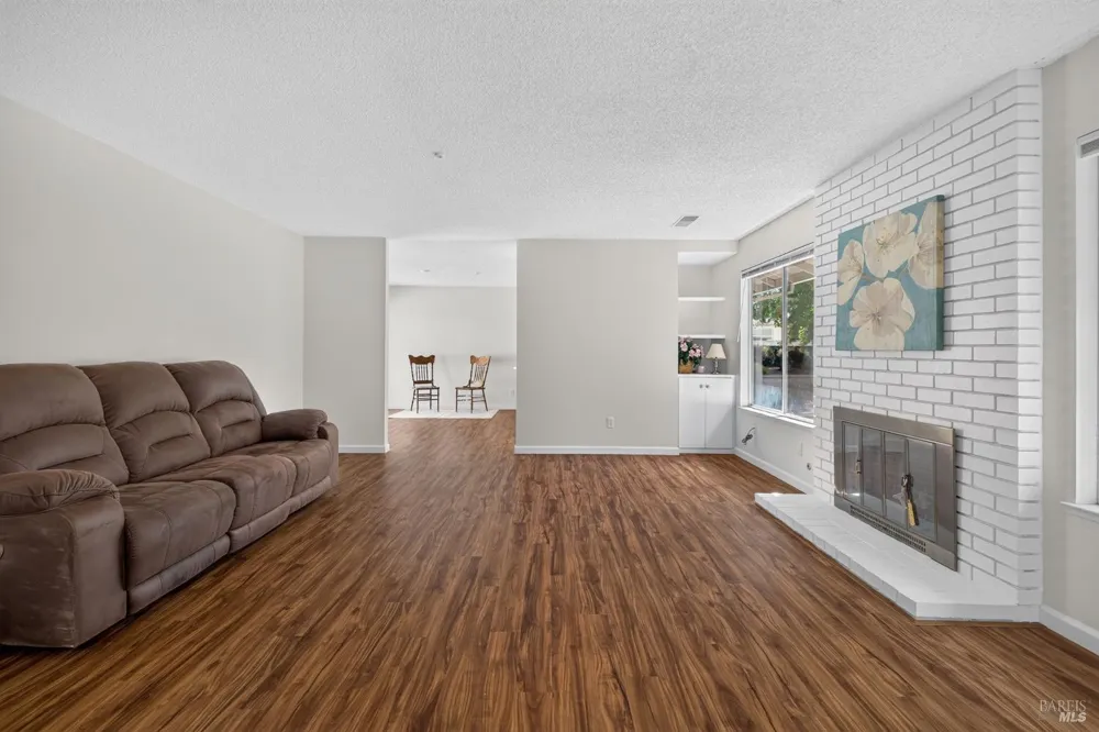 24 Aspen Meadows Circle Santa Rosa, CA 95409