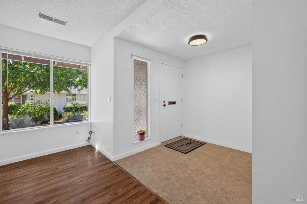 24 Aspen Meadows Circle Santa Rosa, CA 95409
