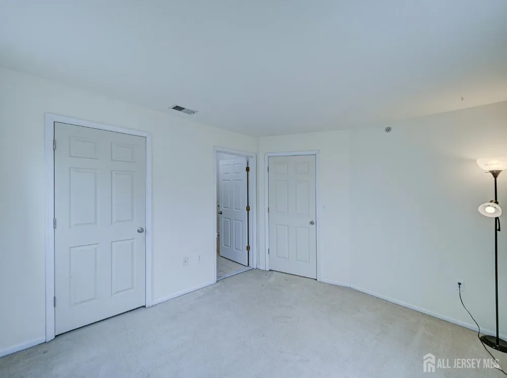 518 Great Beds Court Perth Amboy, NJ 08861