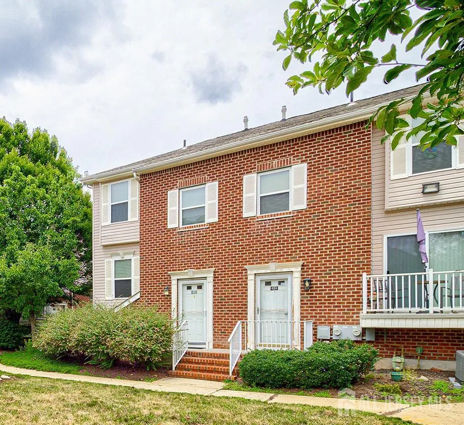 518 Great Beds Court Perth Amboy, NJ 08861