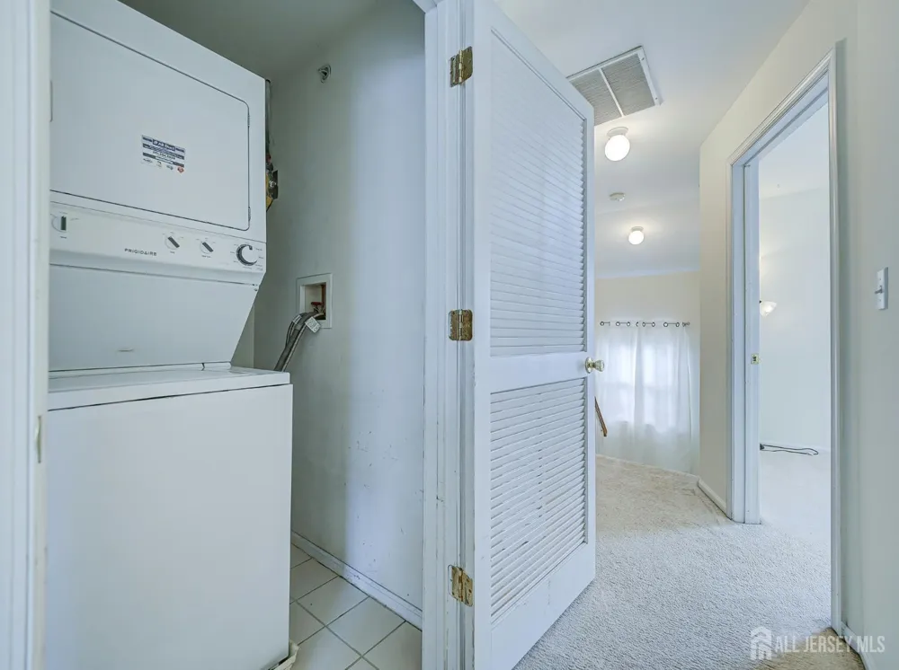 518 Great Beds Court Perth Amboy, NJ 08861