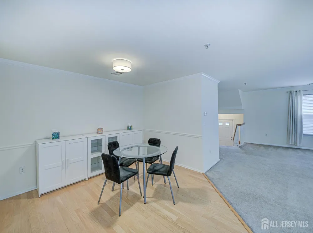 518 Great Beds Court Perth Amboy, NJ 08861