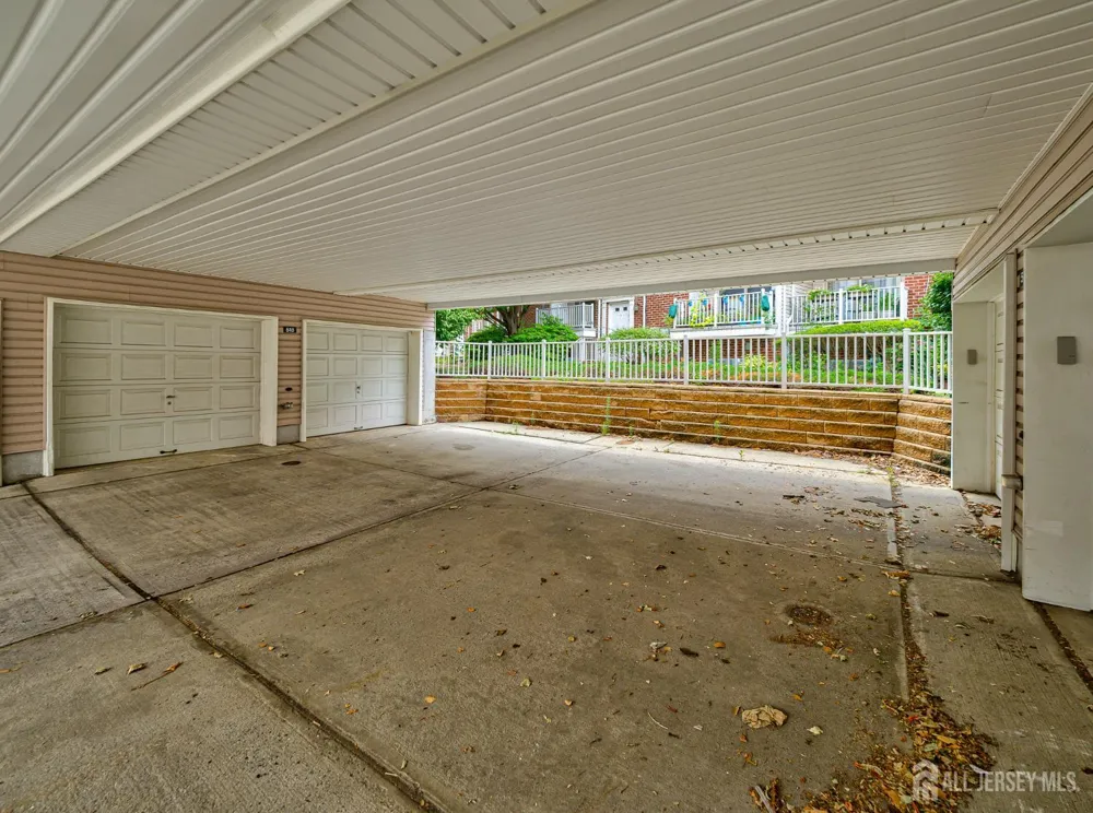 518 Great Beds Court Perth Amboy, NJ 08861