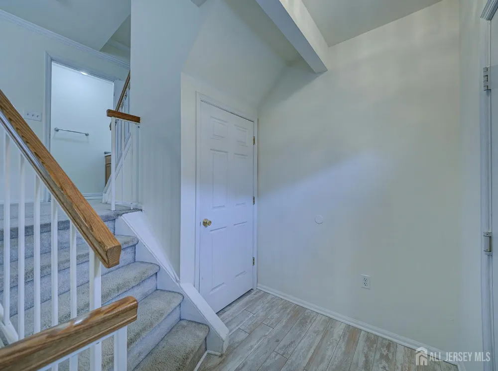 518 Great Beds Court Perth Amboy, NJ 08861