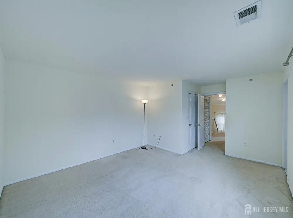 518 Great Beds Court Perth Amboy, NJ 08861