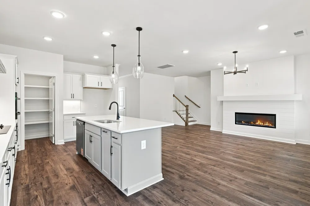 1924 Hildebrand Lane Columbia, TN 38401