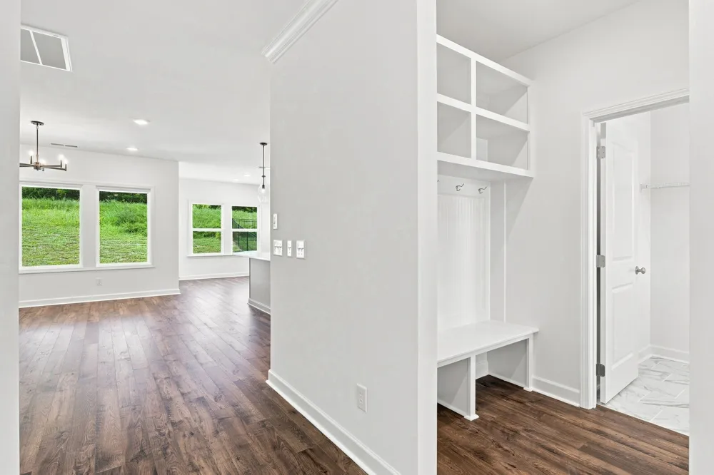 1924 Hildebrand Lane Columbia, TN 38401