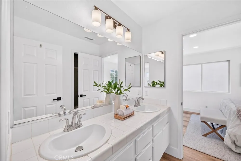 8856 E Crestview Lane Anaheim, CA 92808