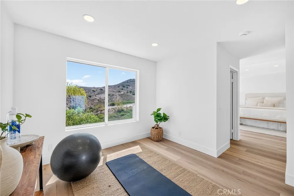 8856 E Crestview Lane Anaheim, CA 92808