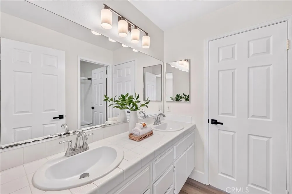 8856 E Crestview Lane Anaheim, CA 92808