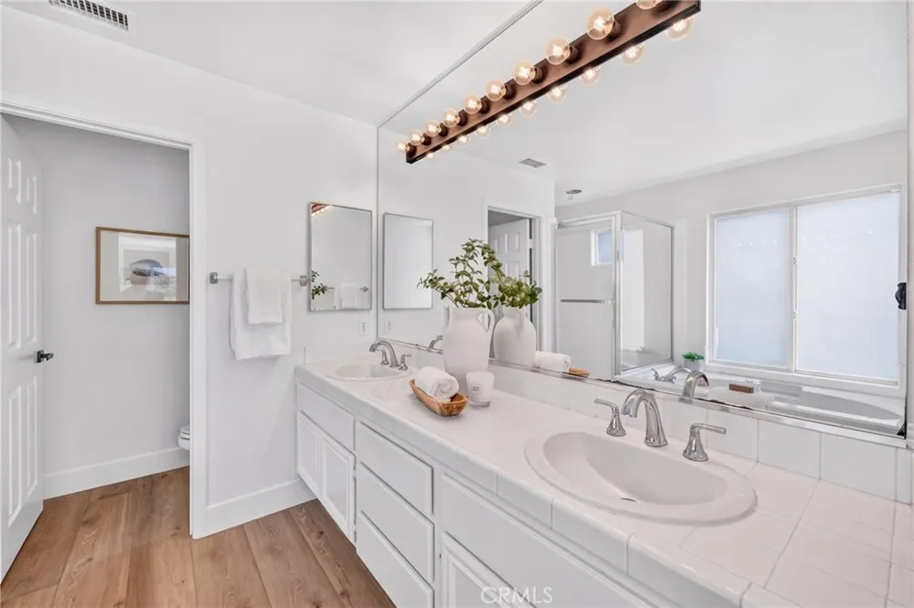 8856 E Crestview Lane Anaheim, CA 92808