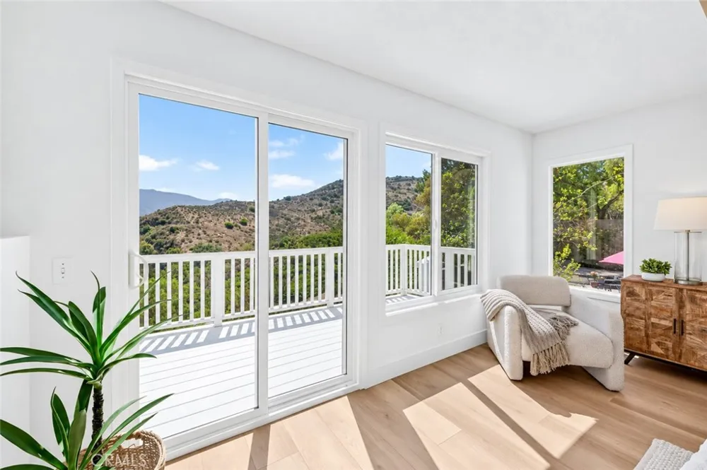 8856 E Crestview Lane Anaheim, CA 92808