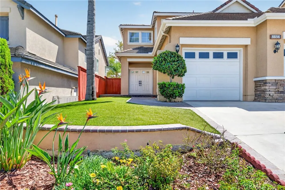8856 E Crestview Lane Anaheim, CA 92808