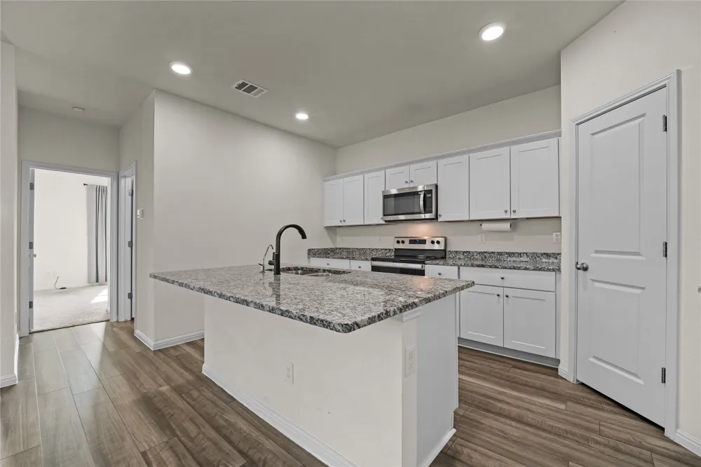 305 Red Fish Lane Hutto, TX 78634