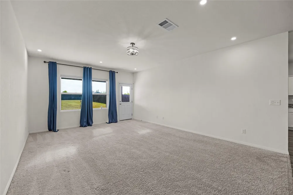 305 Red Fish Lane Hutto, TX 78634
