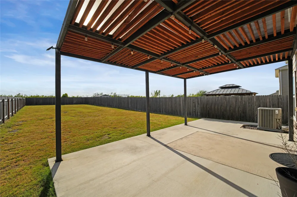 305 Red Fish Lane Hutto, TX 78634