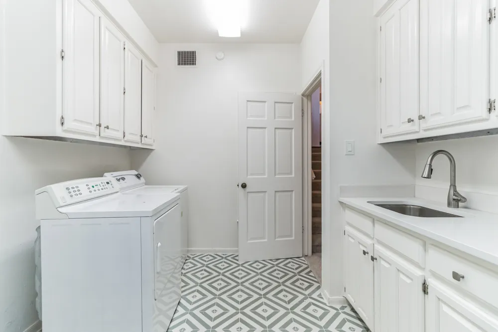 2005 Wychwood Drive Austin, TX 78746
