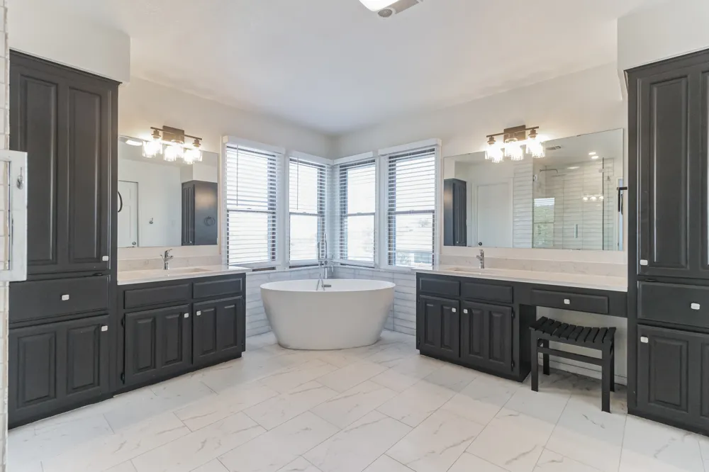 2005 Wychwood Drive Austin, TX 78746