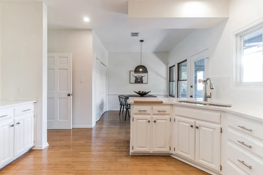 2005 Wychwood Drive Austin, TX 78746