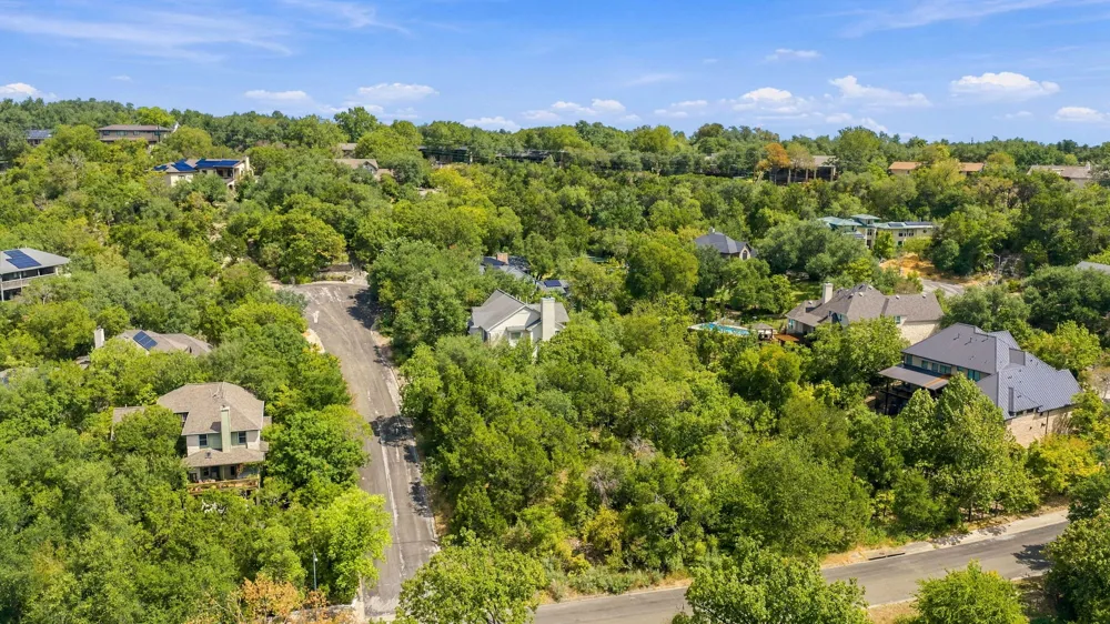 6401 Dry Cliff Cove Austin, TX 78731