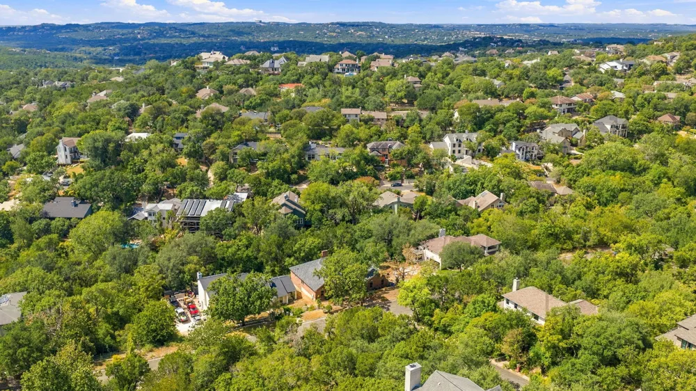 6401 Dry Cliff Cove Austin, TX 78731