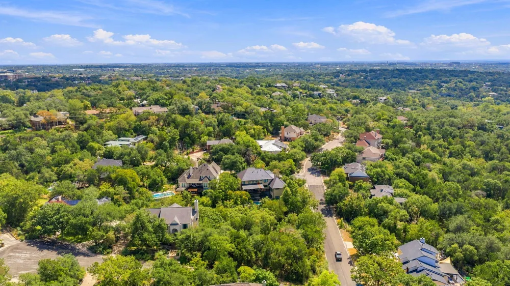 6401 Dry Cliff Cove Austin, TX 78731