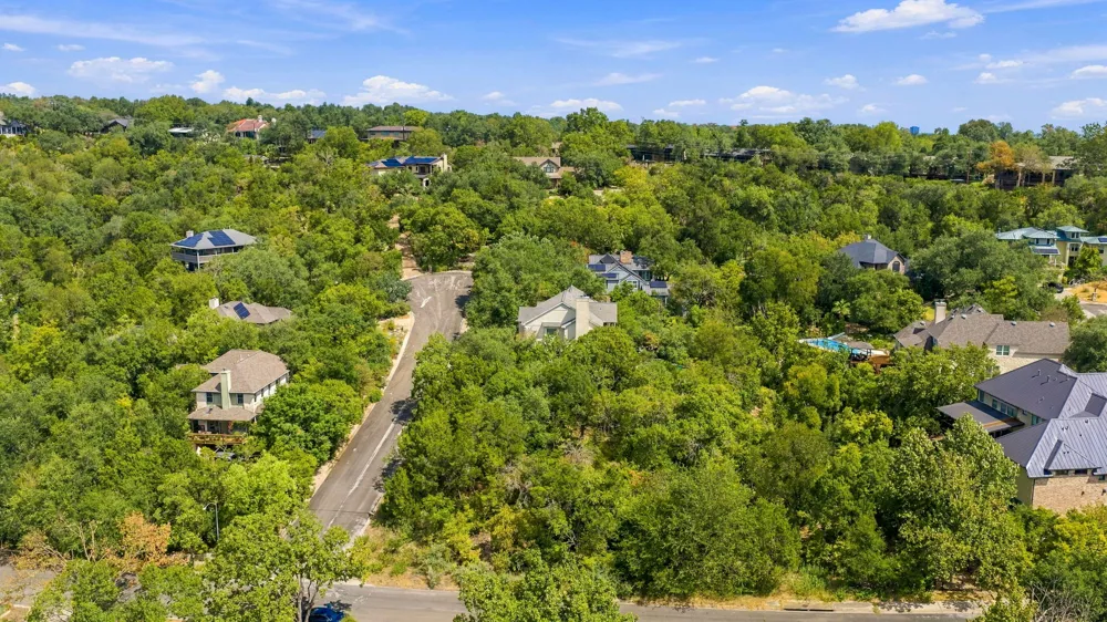 6401 Dry Cliff Cove Austin, TX 78731