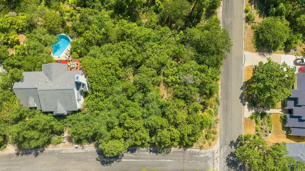6401 Dry Cliff Cove Austin, TX 78731
