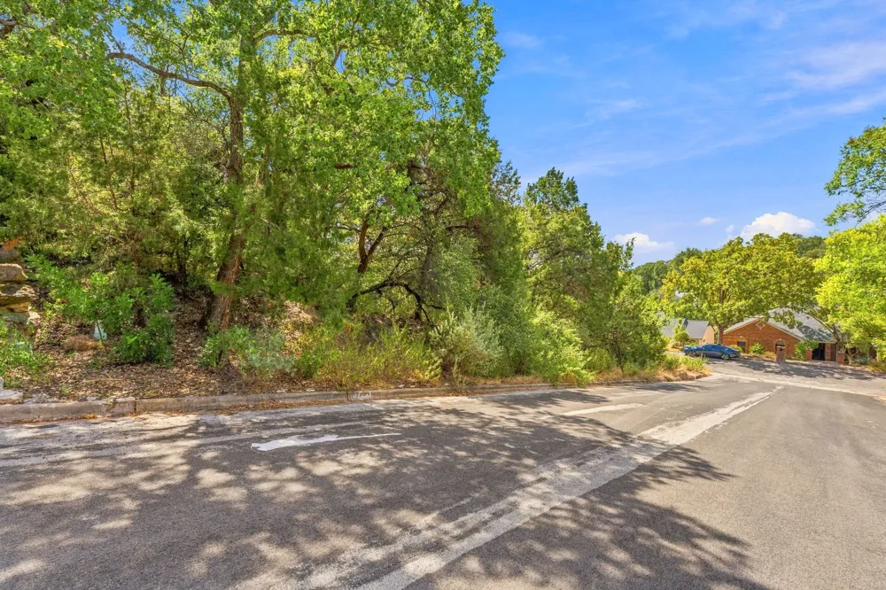 6401 Dry Cliff Cove Austin, TX 78731