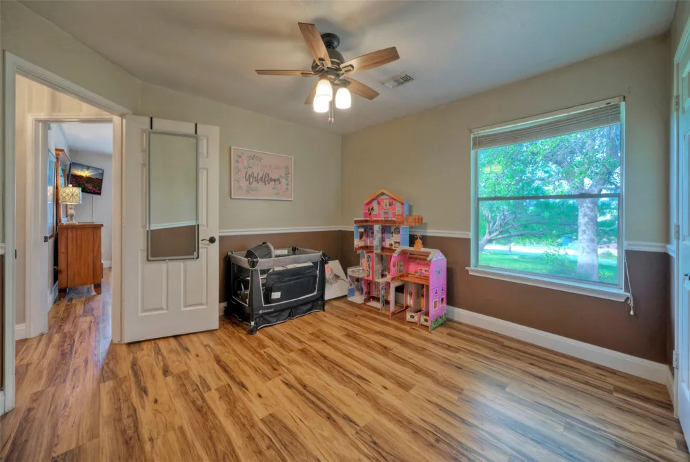 511 Chaneys Crossing Bertram, TX 78605