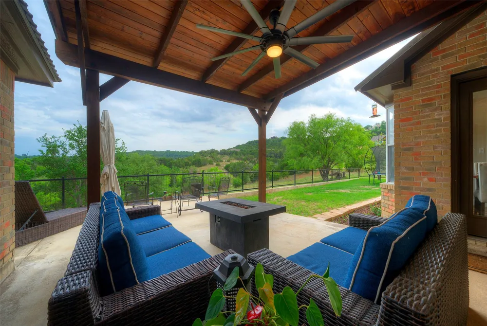 511 Chaneys Crossing Bertram, TX 78605