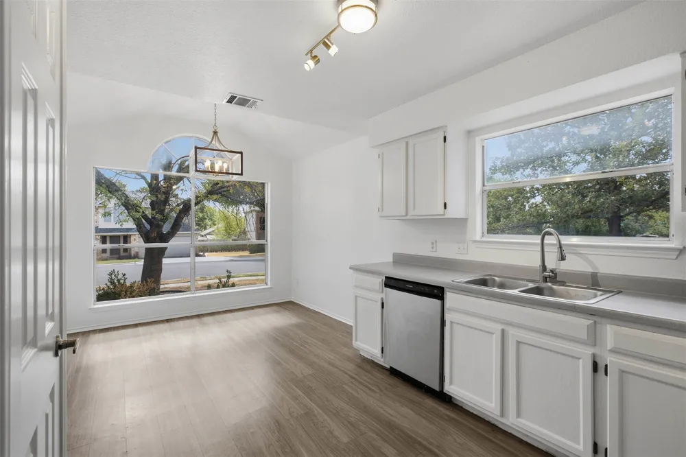 1206 Garden Path Drive Round Rock, TX 78664
