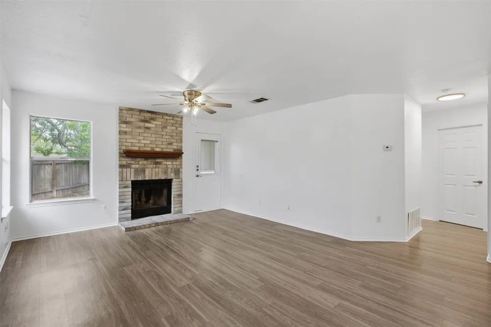 1206 Garden Path Drive Round Rock, TX 78664