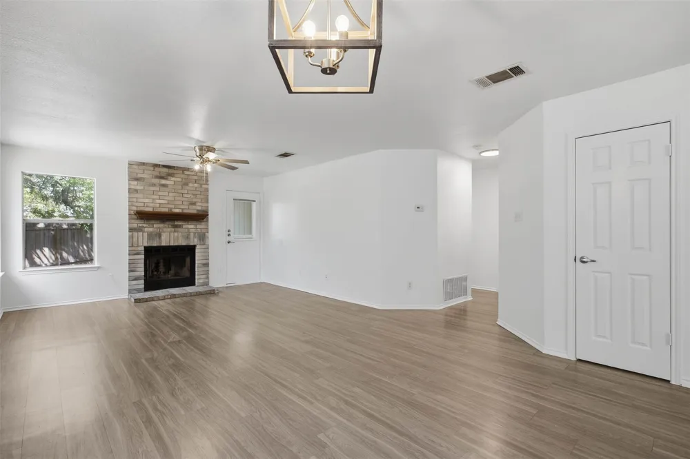 1206 Garden Path Drive Round Rock, TX 78664