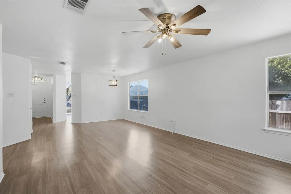 1206 Garden Path Drive Round Rock, TX 78664
