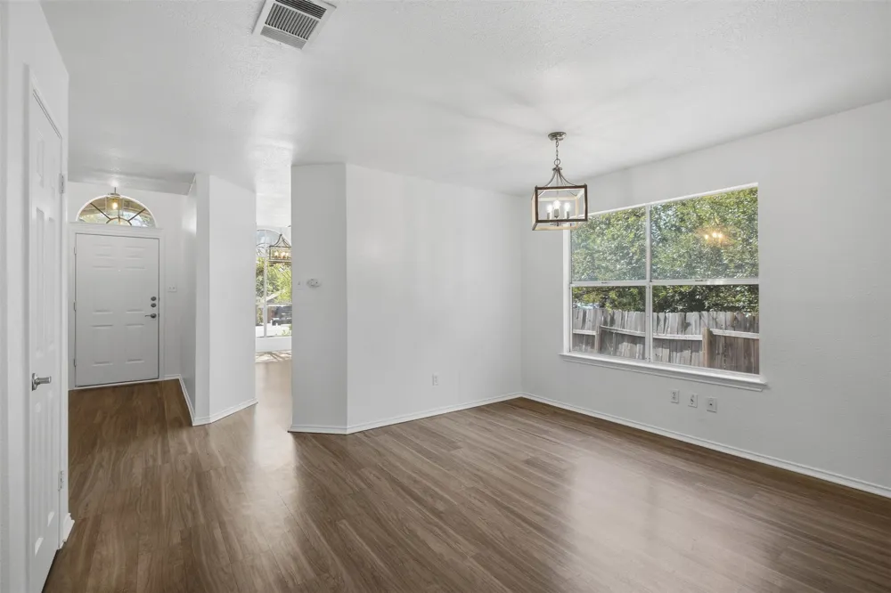 1206 Garden Path Drive Round Rock, TX 78664
