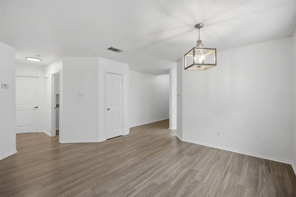 1206 Garden Path Drive Round Rock, TX 78664