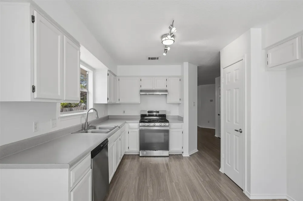 1206 Garden Path Drive Round Rock, TX 78664