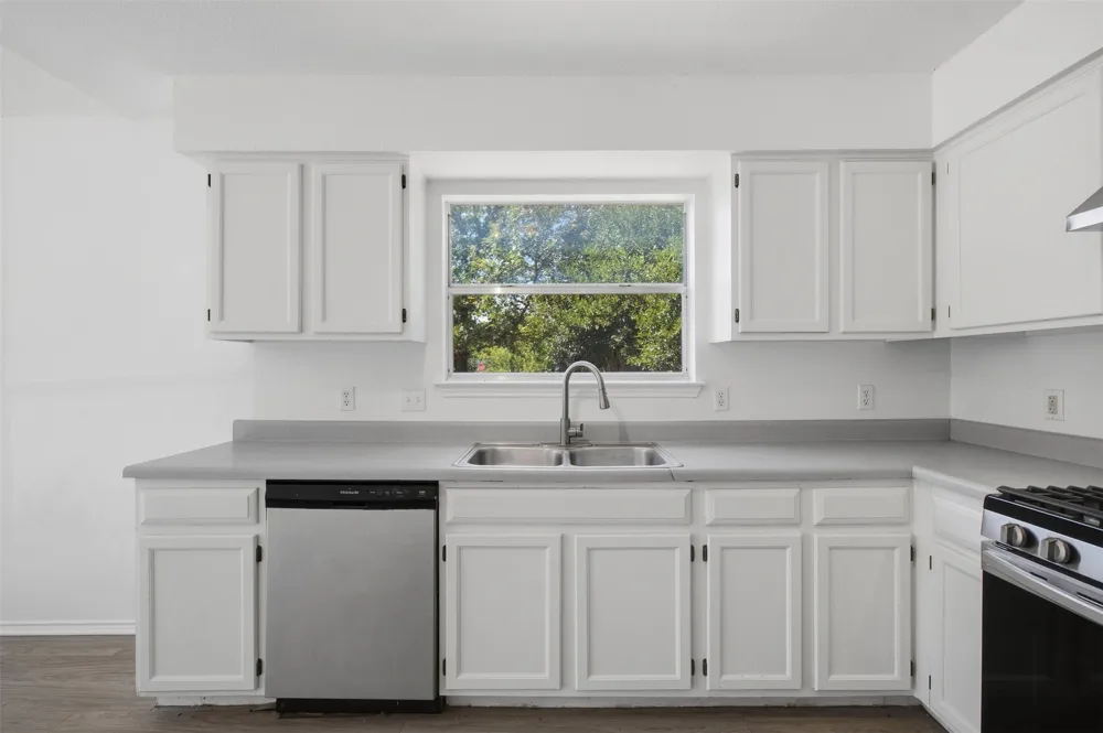 1206 Garden Path Drive Round Rock, TX 78664