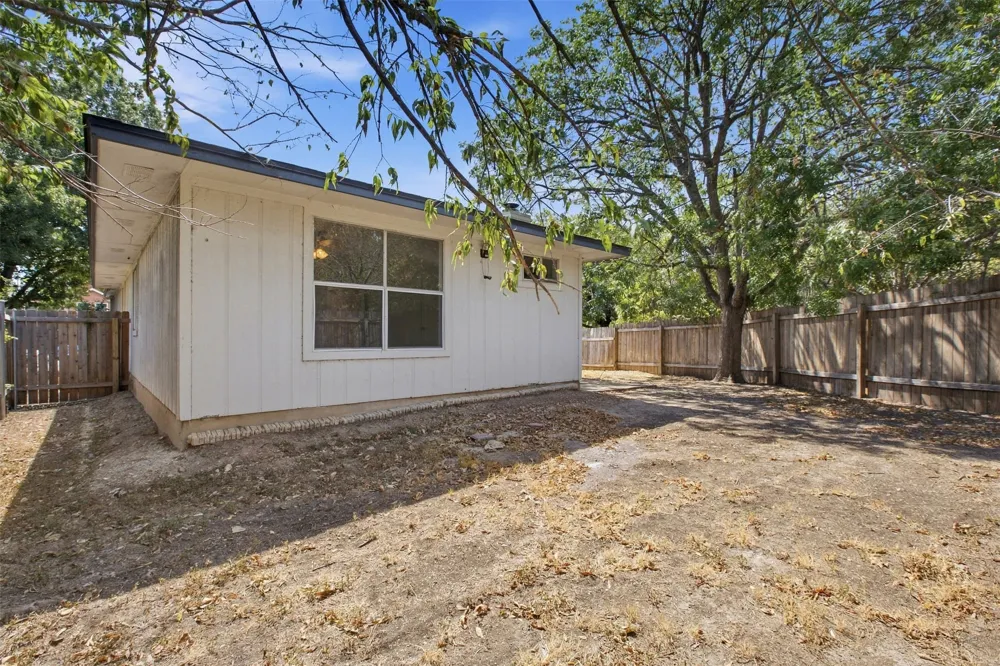 1206 Garden Path Drive Round Rock, TX 78664