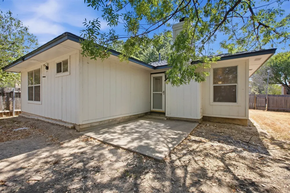 1206 Garden Path Drive Round Rock, TX 78664