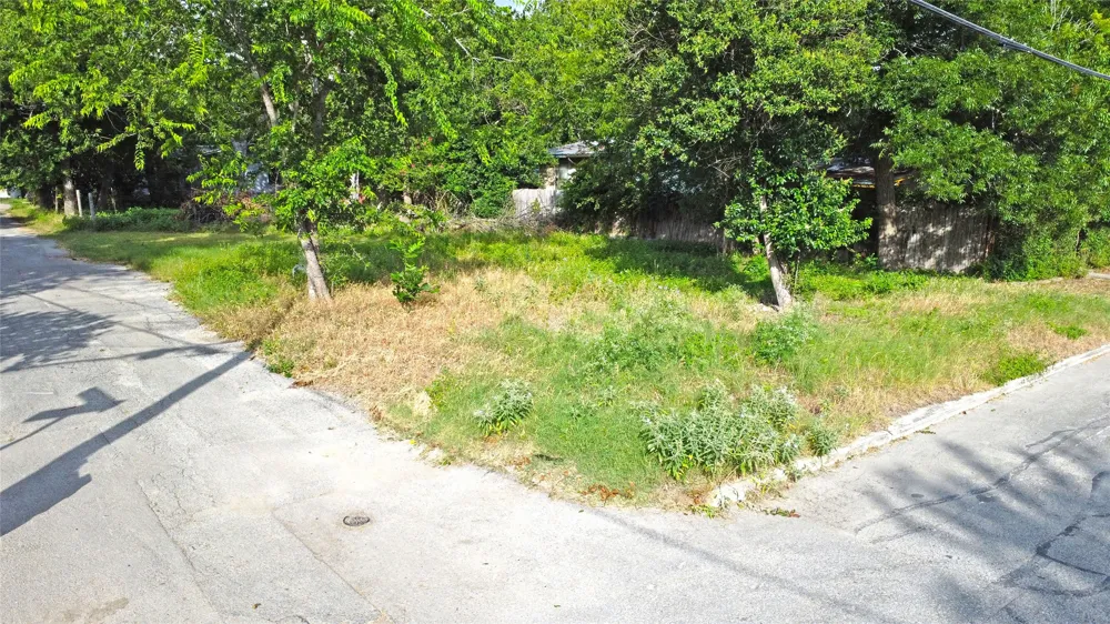 740 COMAL AVE AVENUE New Braunfels, TX 78130