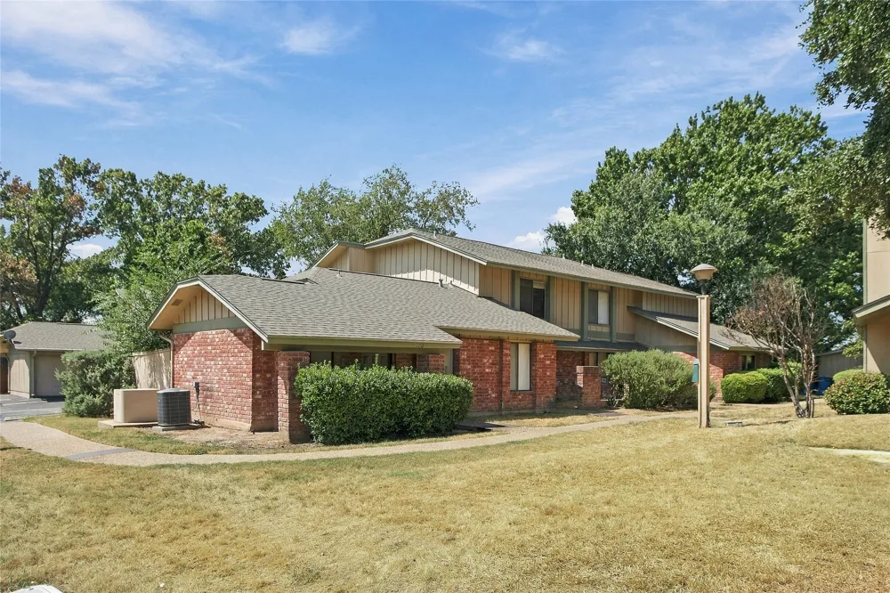 902 Park Village Cove Austin, TX 78758
