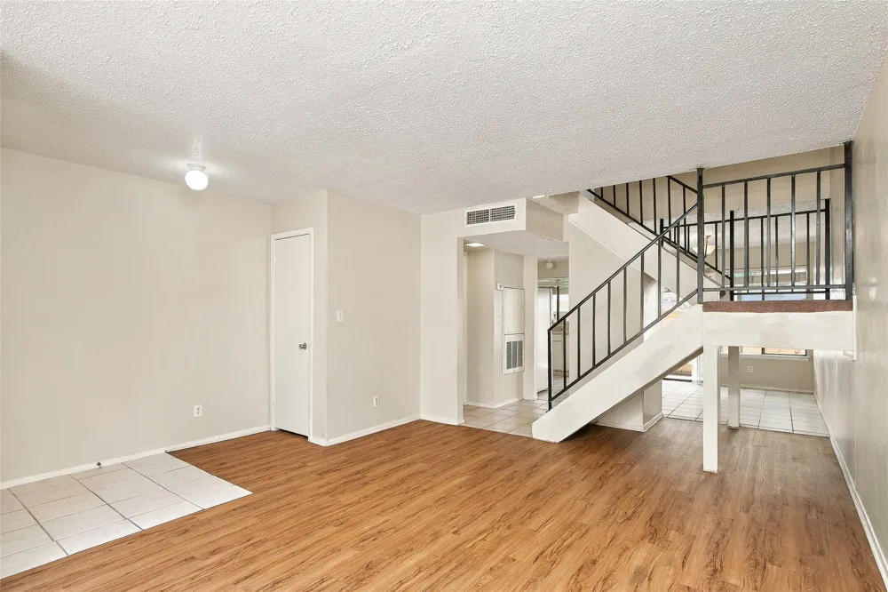 902 Park Village Cove Austin, TX 78758