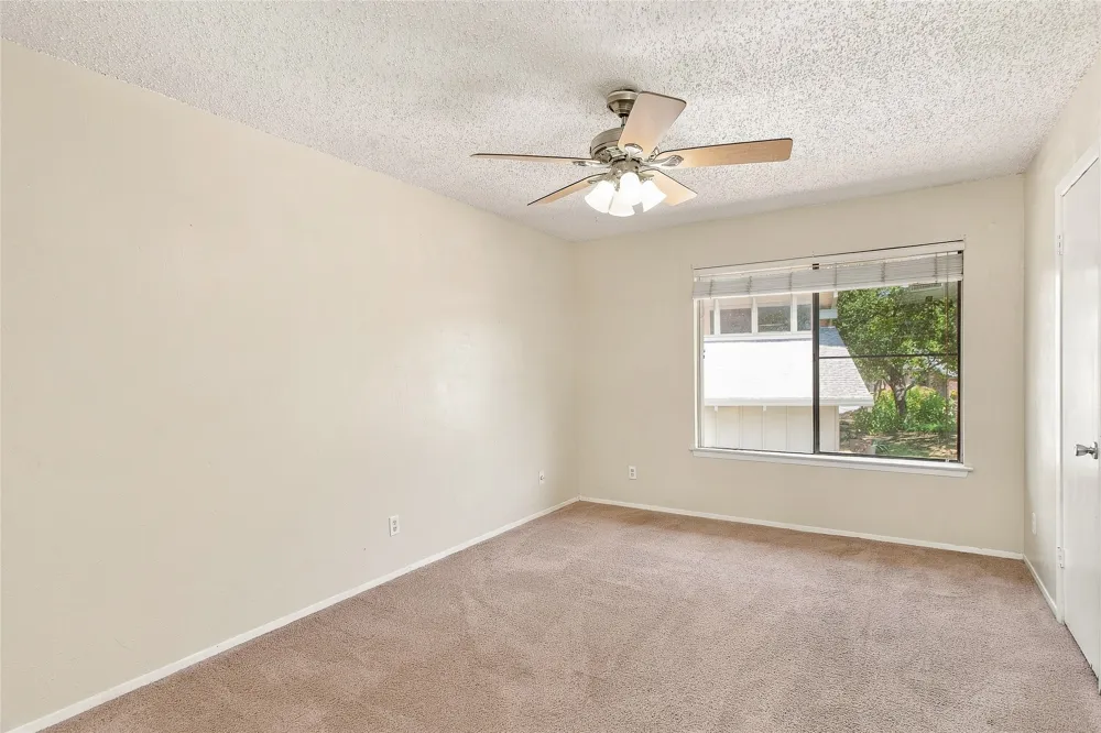 902 Park Village Cove Austin, TX 78758