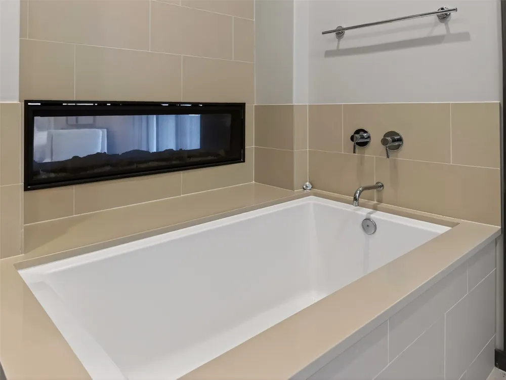 2113 Barbaro Way #17 Spicewood, TX 78669