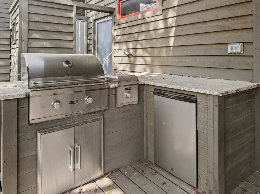2113 Barbaro Way #17 Spicewood, TX 78669