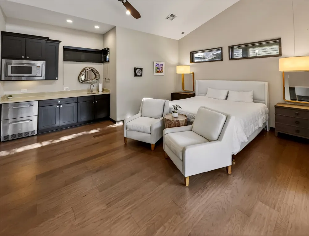 2113 Barbaro Way #17 Spicewood, TX 78669