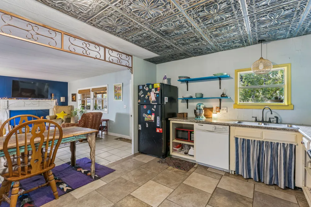 1106 Minnie Drive Austin, TX 78732