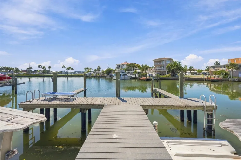 225 116TH AVENUE #225C Treasure Island, FL 33706